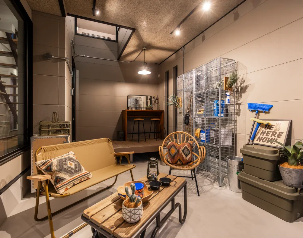 THE HOUSE GARAGE PROJECT 内観